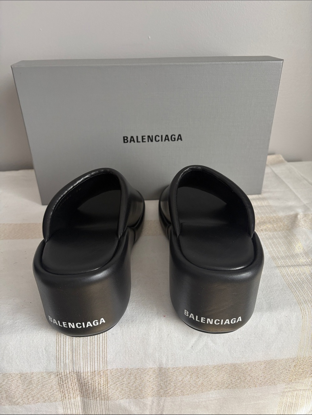 DESIGNER NAPPA LEATHER SLIDE SIZE 40